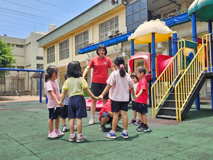 把家鄉變成教室：一位幼教老師，用故事與光影陪孩子長出解決問題的力量